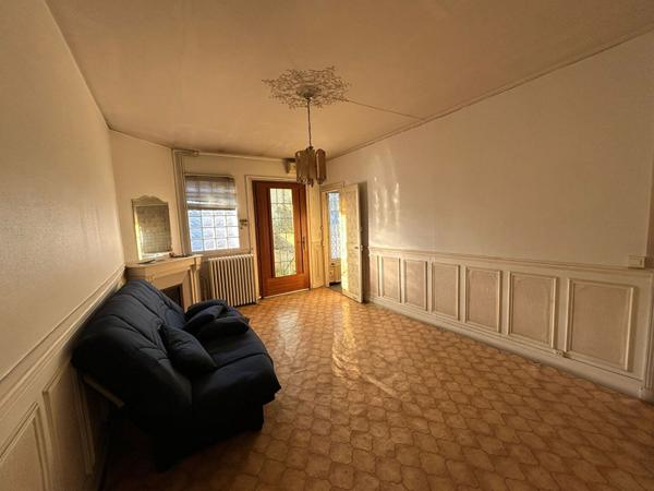 MAISON ENTIEREMENT A RENOVER BEAU POTENTIEL