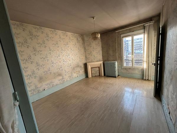 MAISON ENTIEREMENT A RENOVER BEAU POTENTIEL