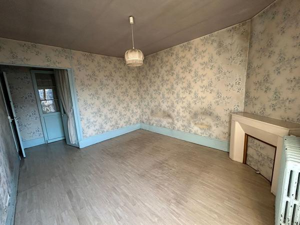 MAISON ENTIEREMENT A RENOVER BEAU POTENTIEL