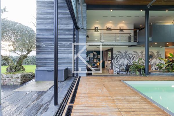 VILLA D’EXCEPTION AVEC PISCINE INTÉRIEURE