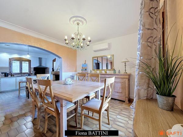 Maison vue panoramique et 3 appartements à rénover