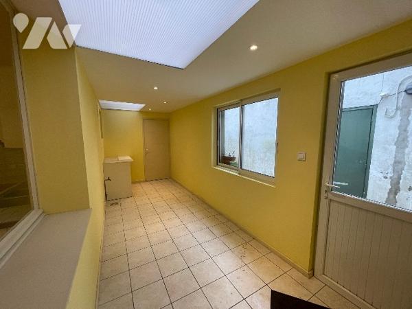 ERQUINGHEM-LYS, rue de l’Alloeu, à la limite de SAILLY-SUR-LYS et FLEURBAIX, en secteur campagne.