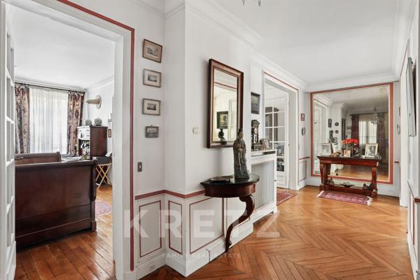 À deux pas du Parc Monceau – Appartement haussmanien de 136 m² au cœur de la Plaine Monceau