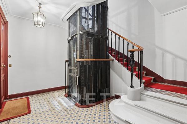 À deux pas du Parc Monceau – Appartement haussmanien de 136 m² au cœur de la Plaine Monceau