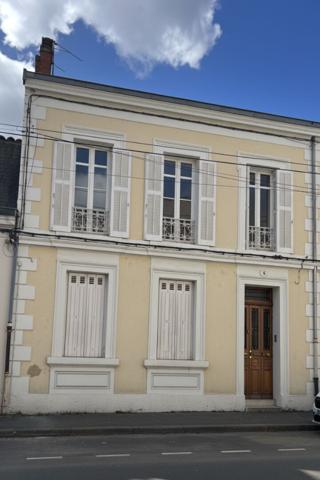 Au Coeur de Périgueux, belle Maison Bourgeoise type 7 à Rafraîchir avec jardin