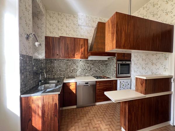 Au Coeur de Périgueux, belle Maison Bourgeoise type 7 à Rafraîchir avec jardin