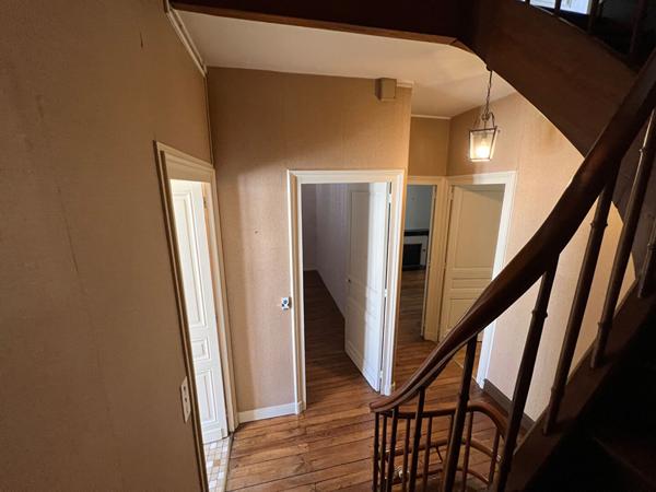 Au Coeur de Périgueux, belle Maison Bourgeoise type 7 à Rafraîchir avec jardin