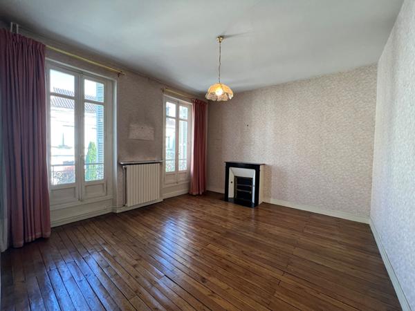 Au Coeur de Périgueux, belle Maison Bourgeoise type 7 à Rafraîchir avec jardin