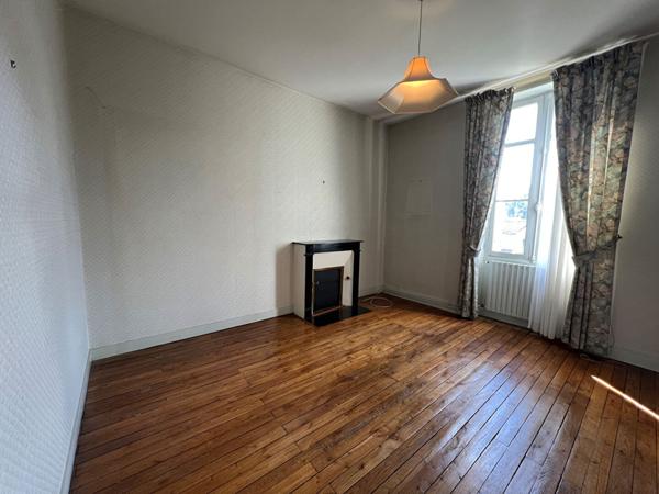 Au Coeur de Périgueux, belle Maison Bourgeoise type 7 à Rafraîchir avec jardin