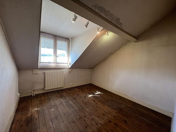 Au Coeur de Périgueux, belle Maison Bourgeoise type 7 à Rafraîchir avec jardin