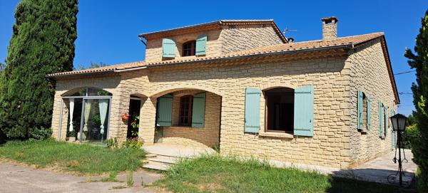 Robion (84440) MAISON EN CAMPAGNE