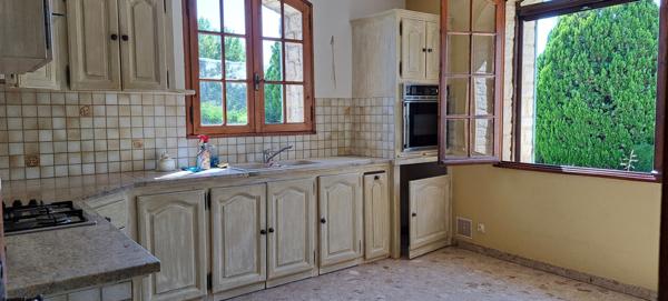 Robion (84440) MAISON EN CAMPAGNE