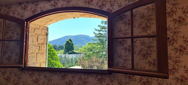 Robion (84440) MAISON EN CAMPAGNE