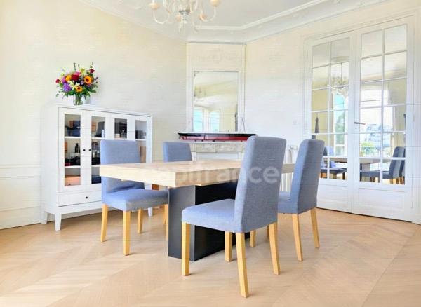 À VENDRE DUPLEX HAUSSMANNIEN DE 110 M² AVEC BALCON ET VUE SUR LA TOUR EIFFEL à NEUILLY SUR SEINE (92)