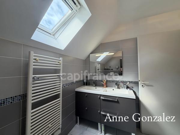 SAINT JEAN DE BRAYE, à vendre belle maison familiale de170 m2 avec jardin paysager clos dans un environnent calme et privilégié proche des toutes les commodités