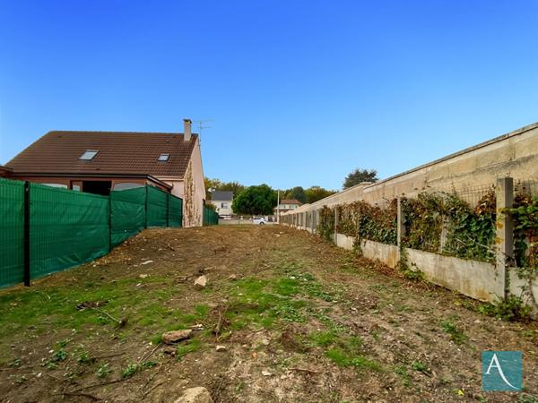 Terrain 325m² Saint Germain Les Arpajon 91180