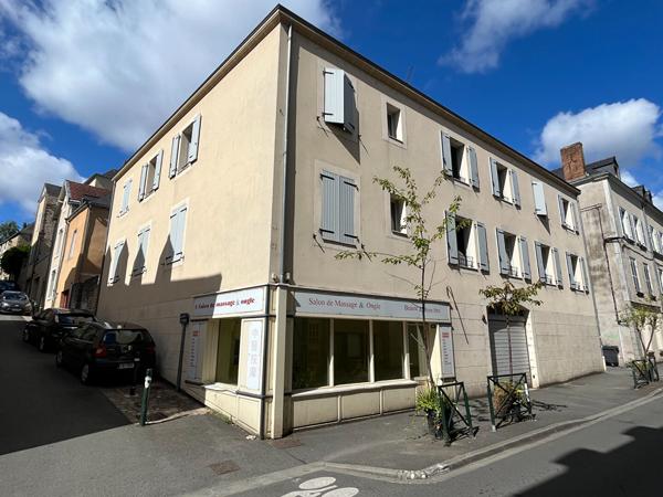 Local commercial centre ville Laval 80 m² à louer