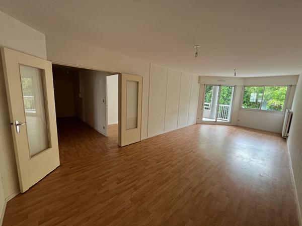 Angers – appartement avec terrasse et parking