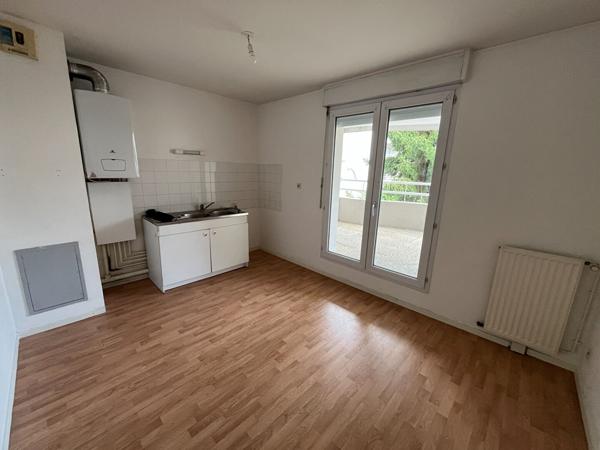 Angers – appartement avec terrasse et parking