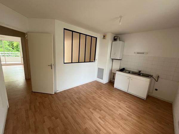 Angers – appartement avec terrasse et parking