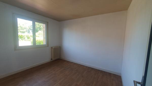 PAVILLON SUR SOUS-SOL COMPLET YVETOT PROCHE ECOLE ET CENTRE 157 000 €