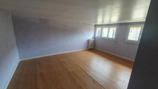 PAVILLON SUR SOUS-SOL COMPLET YVETOT PROCHE ECOLE ET CENTRE 157 000 €