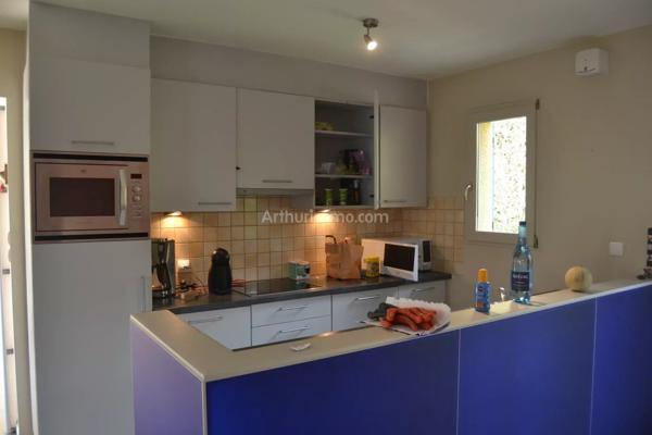 Vente                                                      Maison
                        
                     3 pièces                      77 m2                     à Castellane
