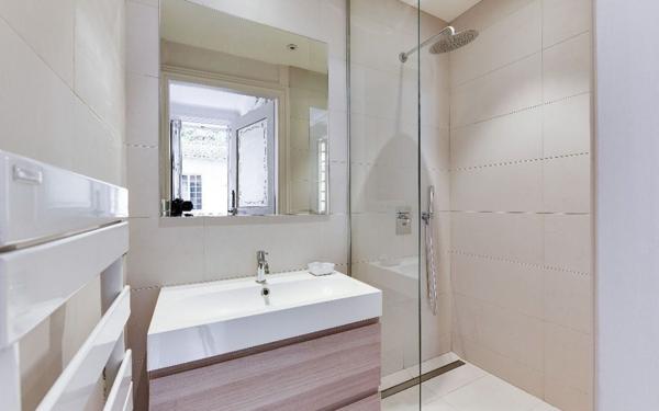 Appartement à louer    4 pièces • 156,57 m2 Lyon 5