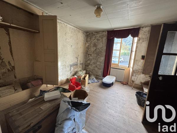 Maison de village 4 pièces de 74 m² à Marmanhac (15250)