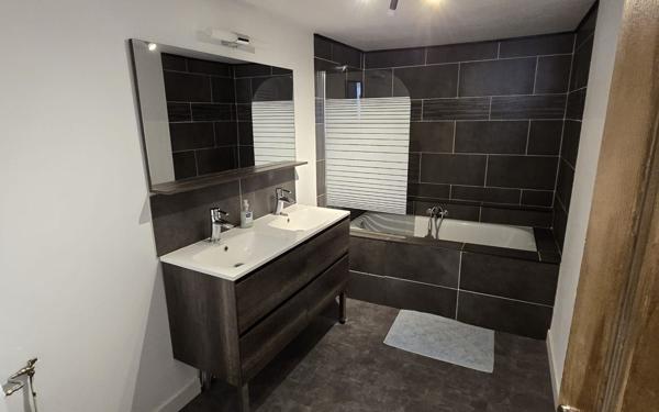 Maison à louer    5 pièces •  Saint-Nazaire-d'Aude