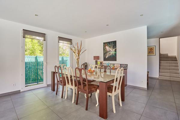 Maison  Contemporaine Mallemort 5 pièces 168 m2