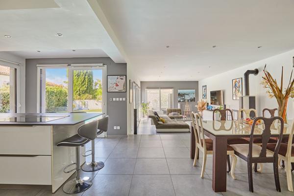 Maison  Contemporaine Mallemort 5 pièces 168 m2