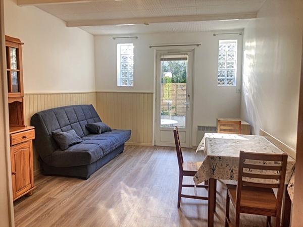 Spacieux Studio  meublé en rez-de-jardin secteur Val Fleuri