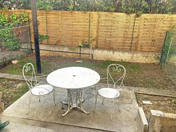 Spacieux Studio  meublé en rez-de-jardin secteur Val Fleuri