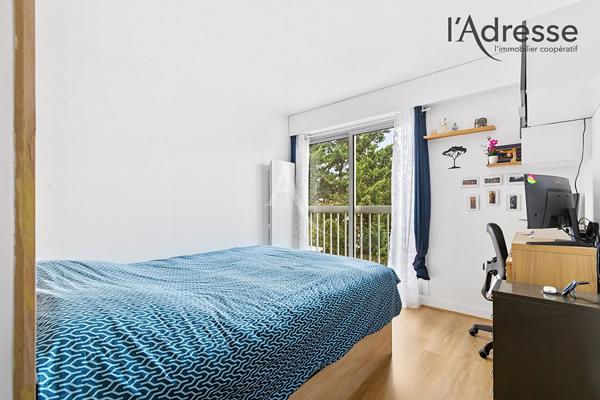 SURESNES Mont Valérien - 5 pièces de 103m² - Terrasse de 21m² et balcon de 9m² - Vue Paris Tour Eiffel- cave et double place de parking