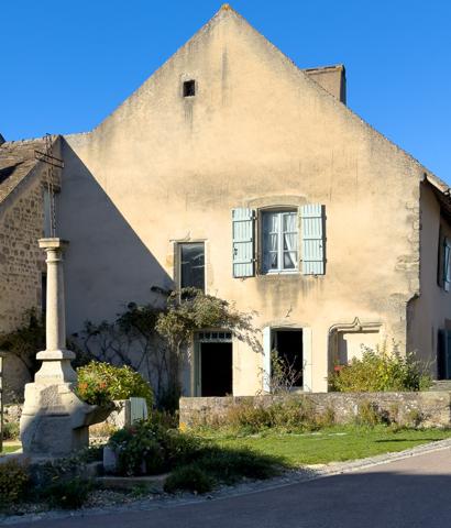 Gourdon (71690) Ancien presbytère du XIV? siècle - 310 m² - Volumes rares et potentiel d’usage Gourdon - Bourgogne du Sud