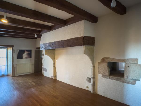 Gourdon (71690) Ancien presbytère du XIV? siècle - 310 m² - Volumes rares et potentiel d’usage Gourdon - Bourgogne du Sud