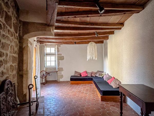 Gourdon (71690) Ancien presbytère du XIV? siècle - 310 m² - Volumes rares et potentiel d’usage Gourdon - Bourgogne du Sud