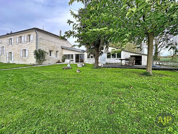 Vente maison Pons : 290 000 € - AJP Immobilier Pons