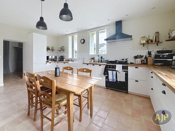 Vente maison Pons : 290 000 € - AJP Immobilier Pons