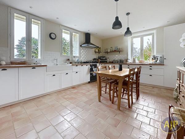 Vente maison Pons : 290 000 € - AJP Immobilier Pons