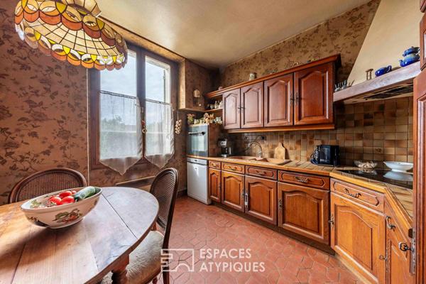 La maison avec sa dépendance et ses écuries