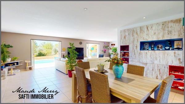 Villa individuelle 168 m2 habitable - 4 chambres dont une suite parentale - 75 m2 de sous-sol - piscine - vue superbe sur les collines environnantes et au calme absolu - forage et eau de ville