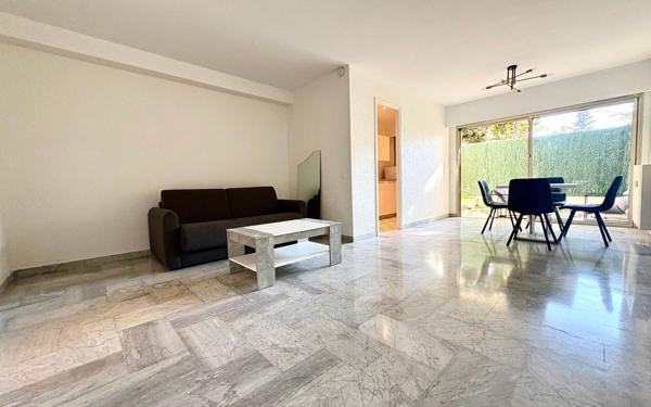 Appartement à vendre    1 pièce • 40 m2 Le Cannet