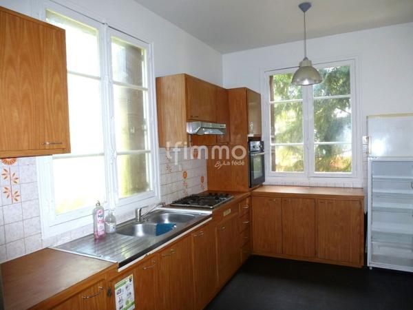 Maison 6 pièces de 133 m² sur terrain de 450 m², secteur résidentiel