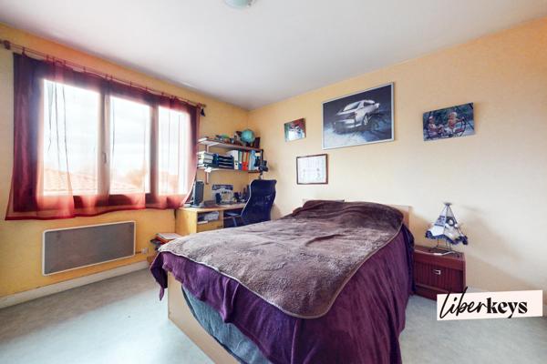 Maison familiale individuelle – Terrain clos et arboré de 700 m² – Secteur résidentiel à Corbas