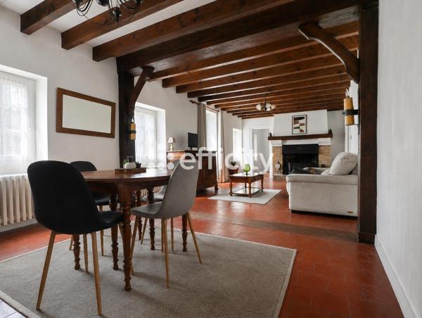 Maison
         7 pièces
        - 164 m² 347 000 € *