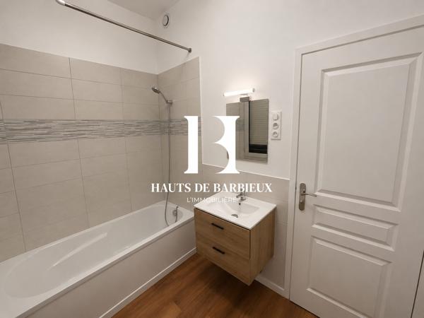 Maison mitoyenne 2 côtés à louer, 4 pièces - Roubaix 59100