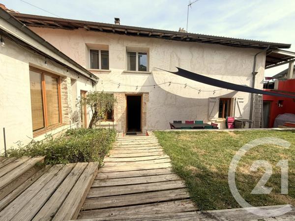 Maison à vendre  9 pièces - 220 m 2   MEXIMIEUX  - 01