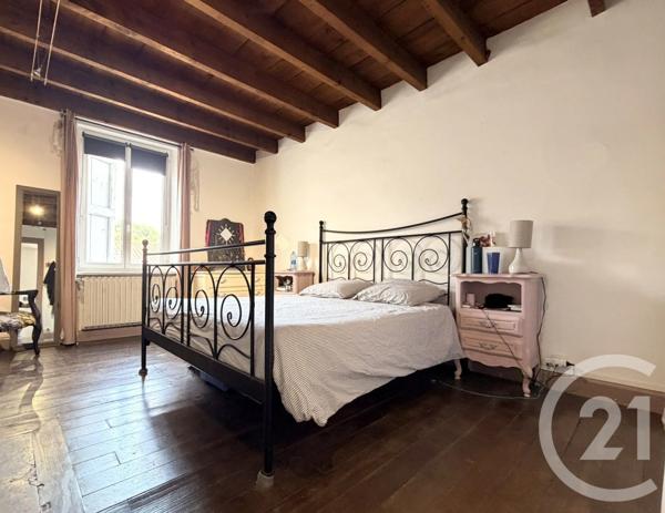 Maison à vendre  9 pièces - 220 m 2   MEXIMIEUX  - 01